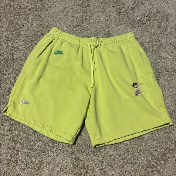 Nike Men's Neon Green Embroidered Swoosh Logos French Terry Shorts Size XL - Picture 2 of 6
